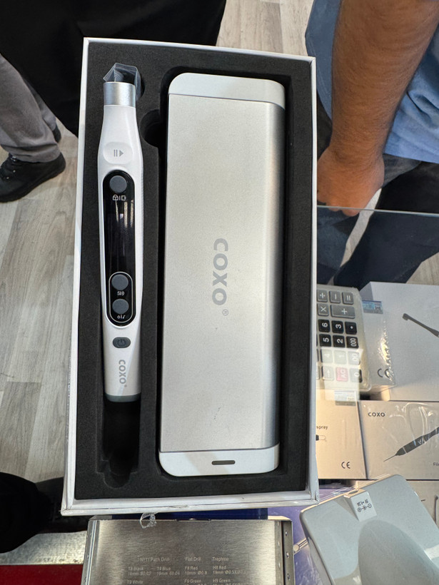 دستگاه تزریق بی حسی دیجیتال بدون درد دندانپزشکی کوکسو Coxo - GENI